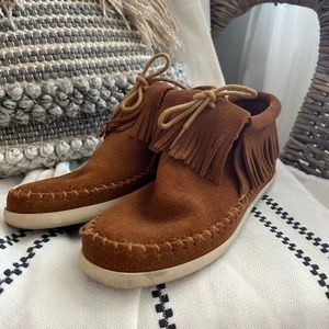 Minnetonka moccasins ankle height
